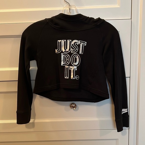 Nike Girls’ Just Do It Cropped Hoodie - Picture 1 of 5